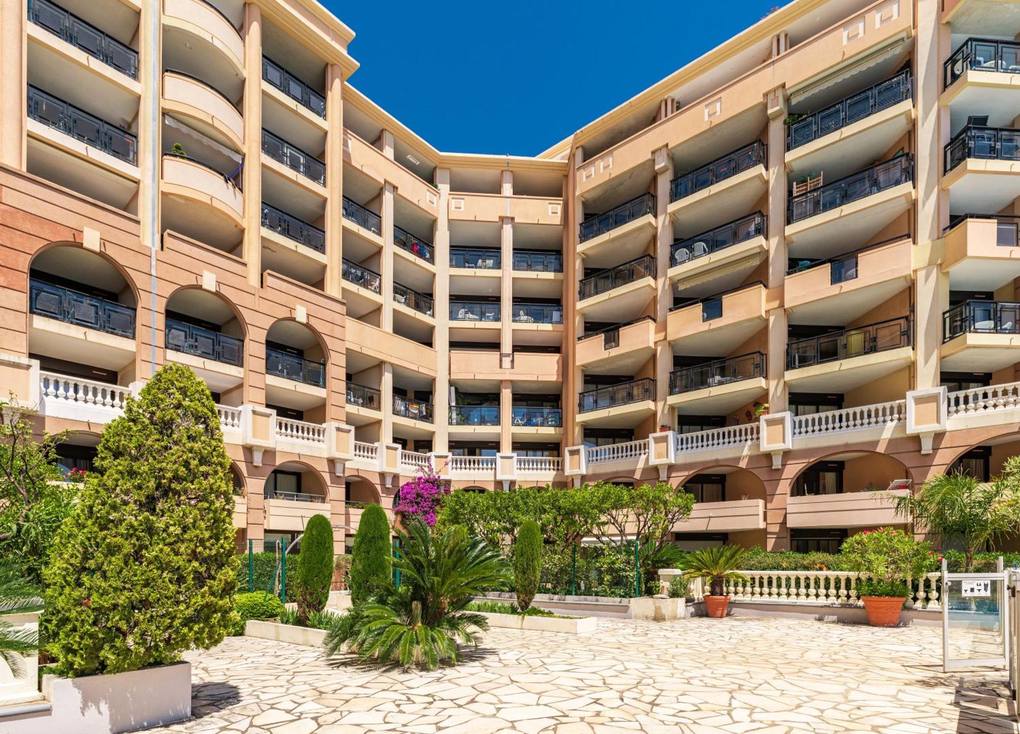 Residence La Palme D'Azur - Cannes Luaran gambar