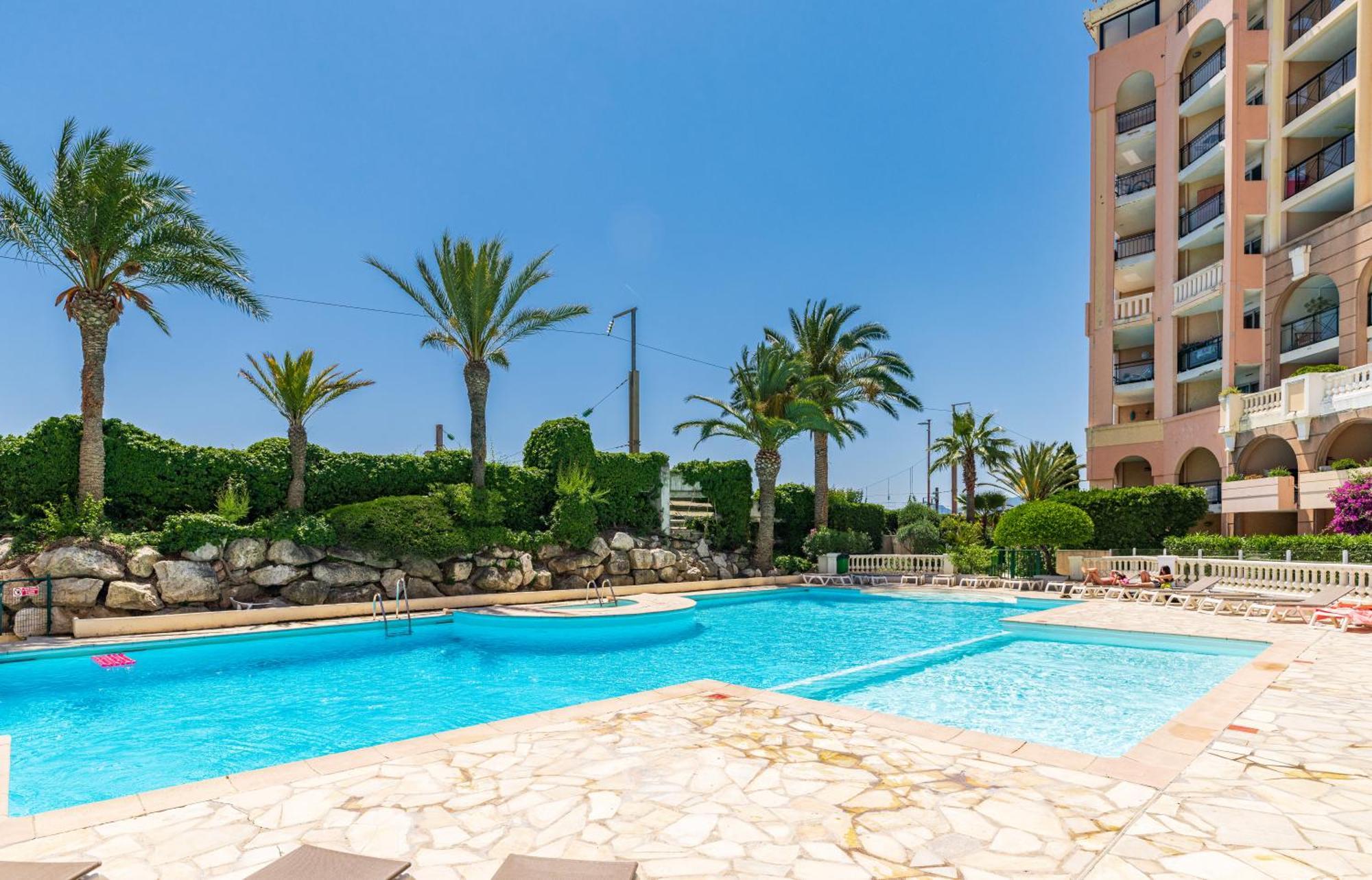 Residence La Palme D'Azur - Cannes Luaran gambar